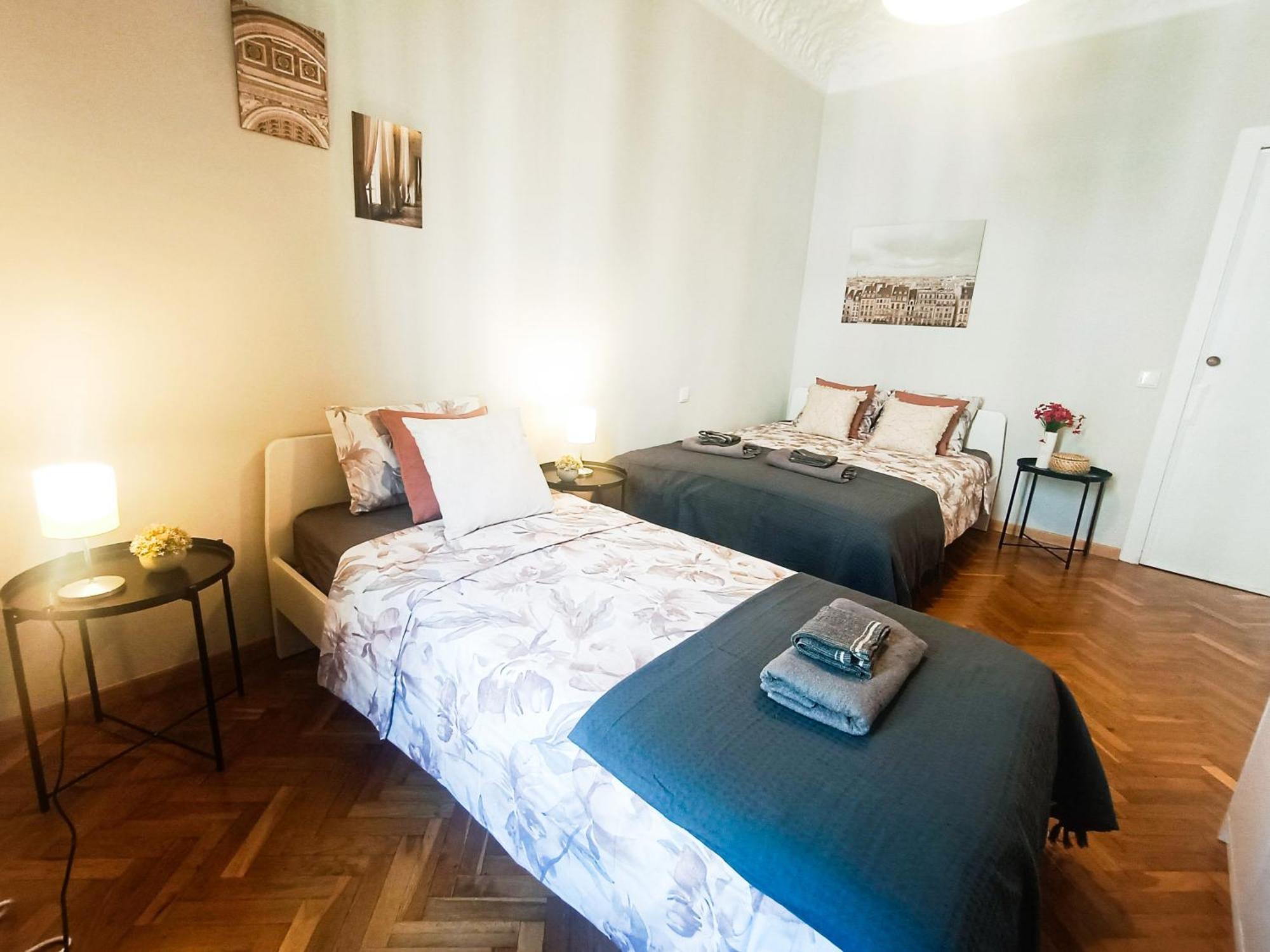 Hostal - Pau Claris *